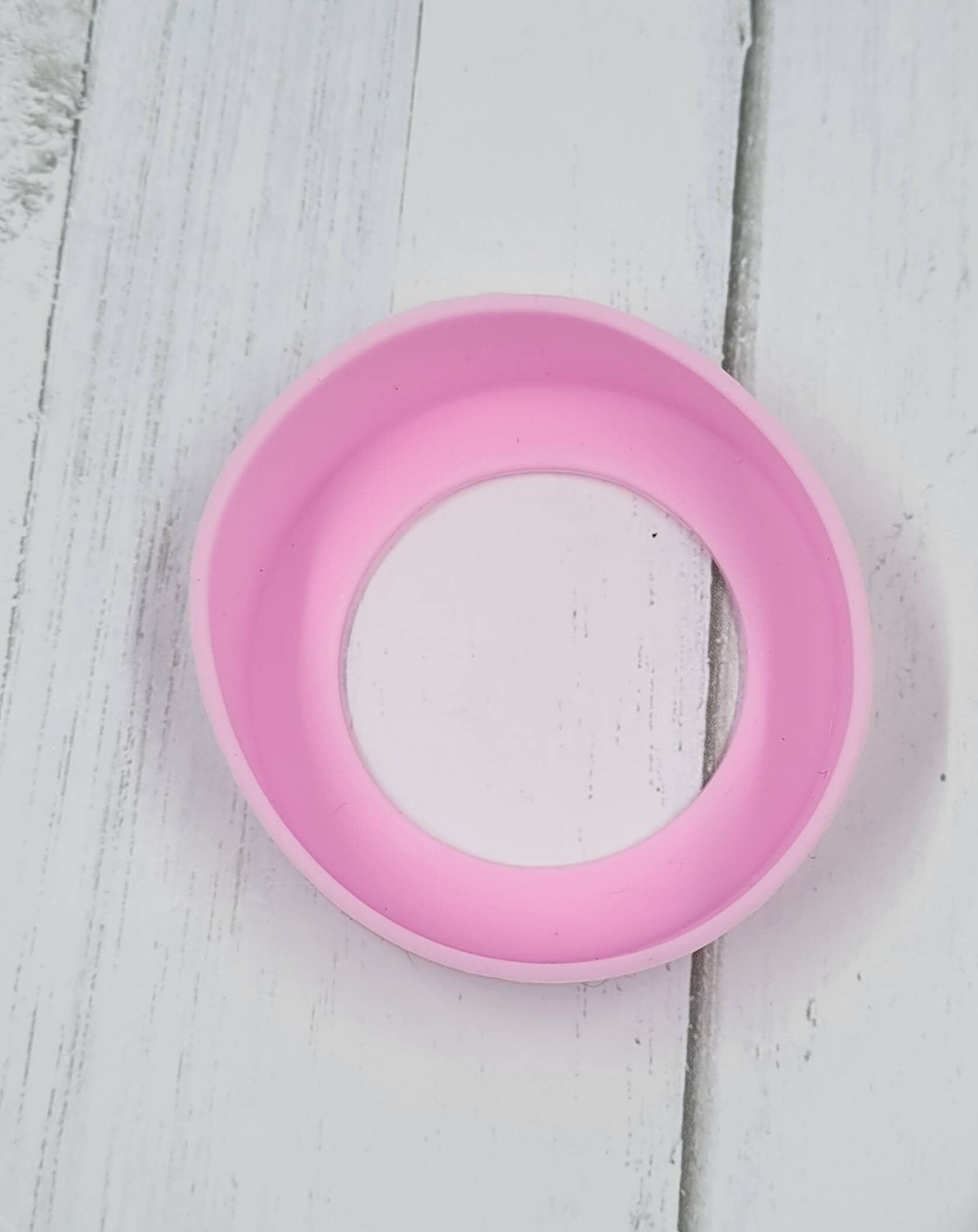 Small Size Silicone Tumbler bumpers. Fits MOST 12 oz Kids Tumblers & 8 oz Kid Tumblers.