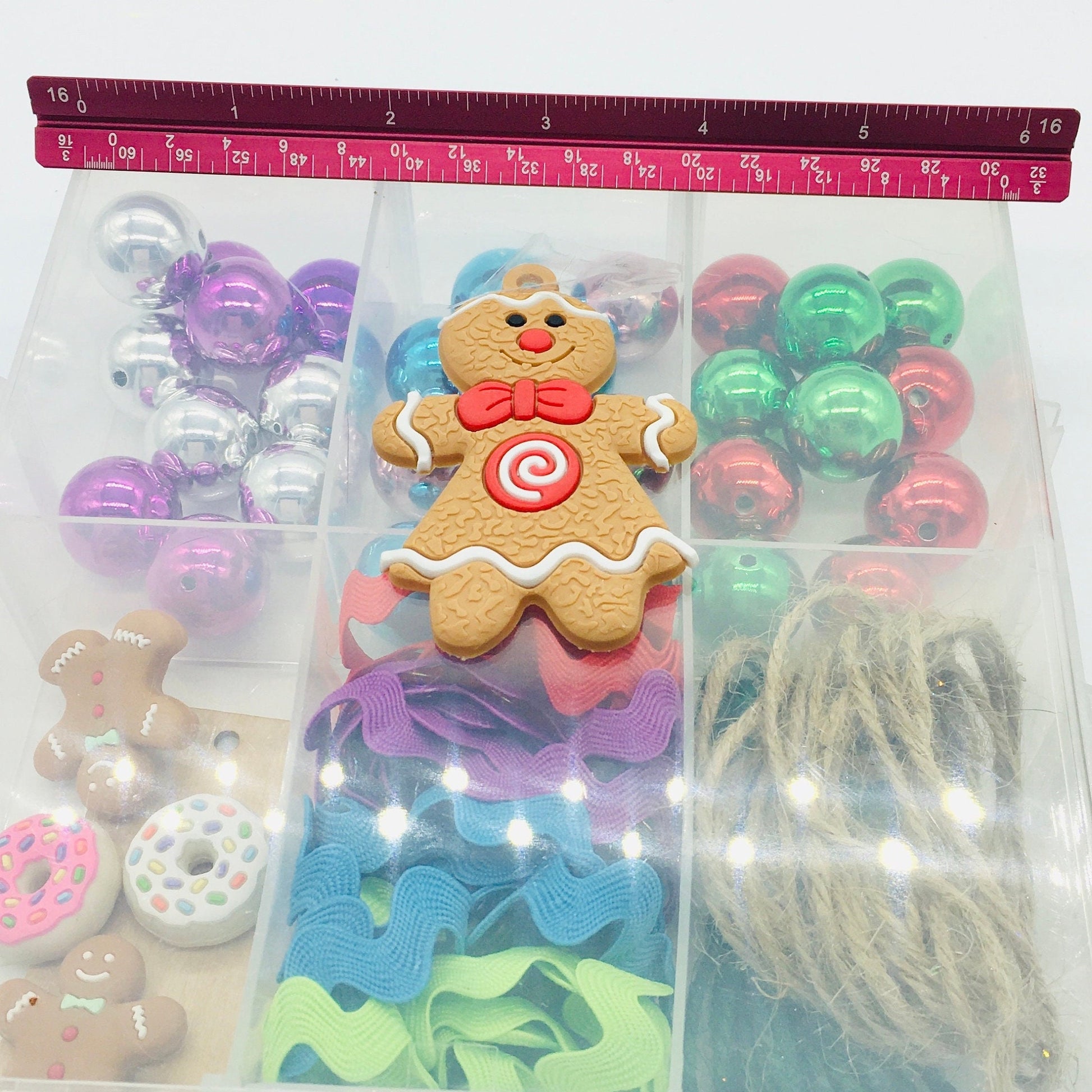 Gingerbread Ornament, Christmas Bead Garland DIY Kit, Acrylic Beads, Twine, Donut Bead, Craft Kit, Holiday Candy Theme, Home Decor, Ric Rac