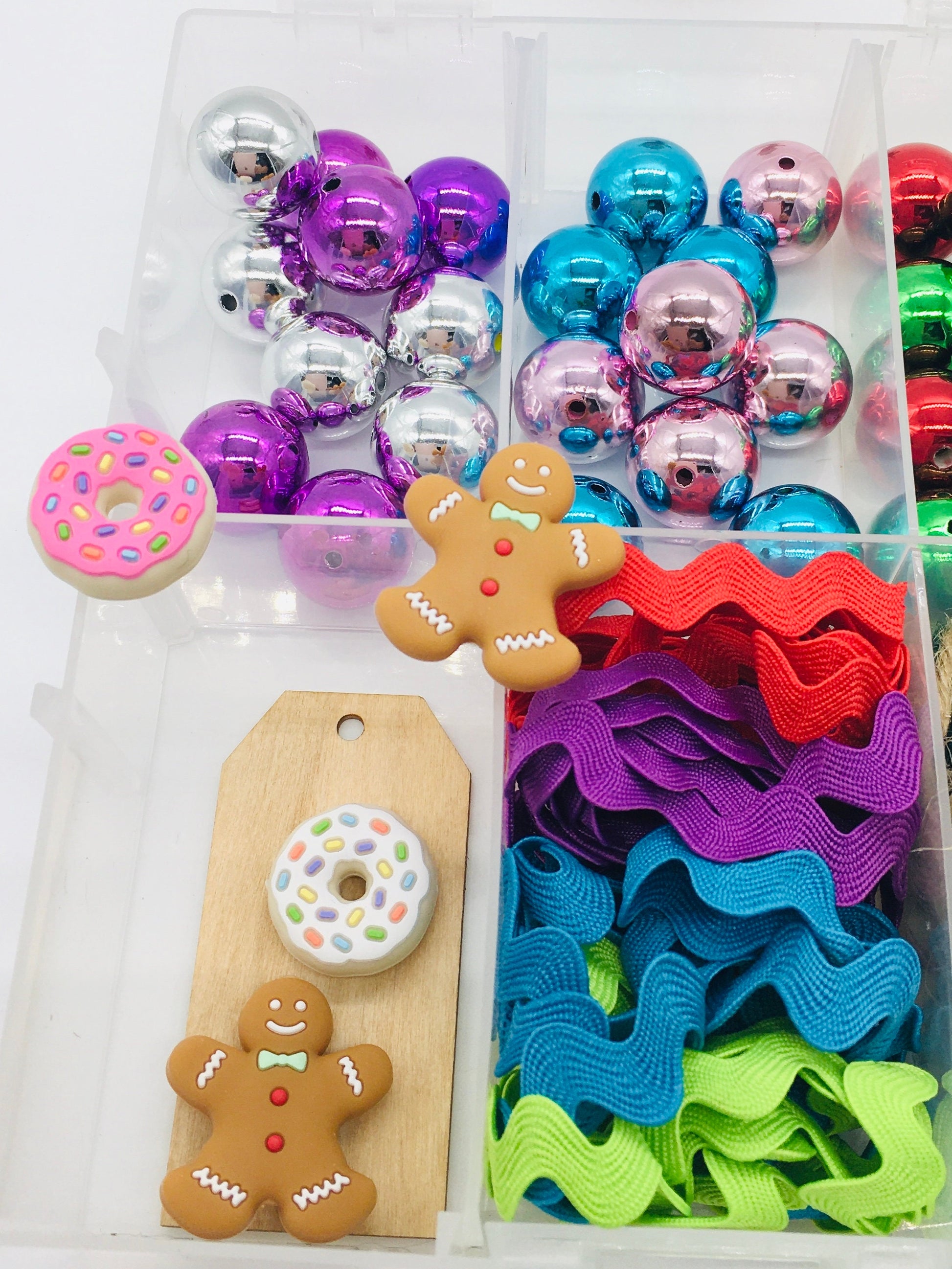 Gingerbread Ornament, Christmas Bead Garland DIY Kit, Acrylic Beads, Twine, Donut Bead, Craft Kit, Holiday Candy Theme, Home Decor, Ric Rac