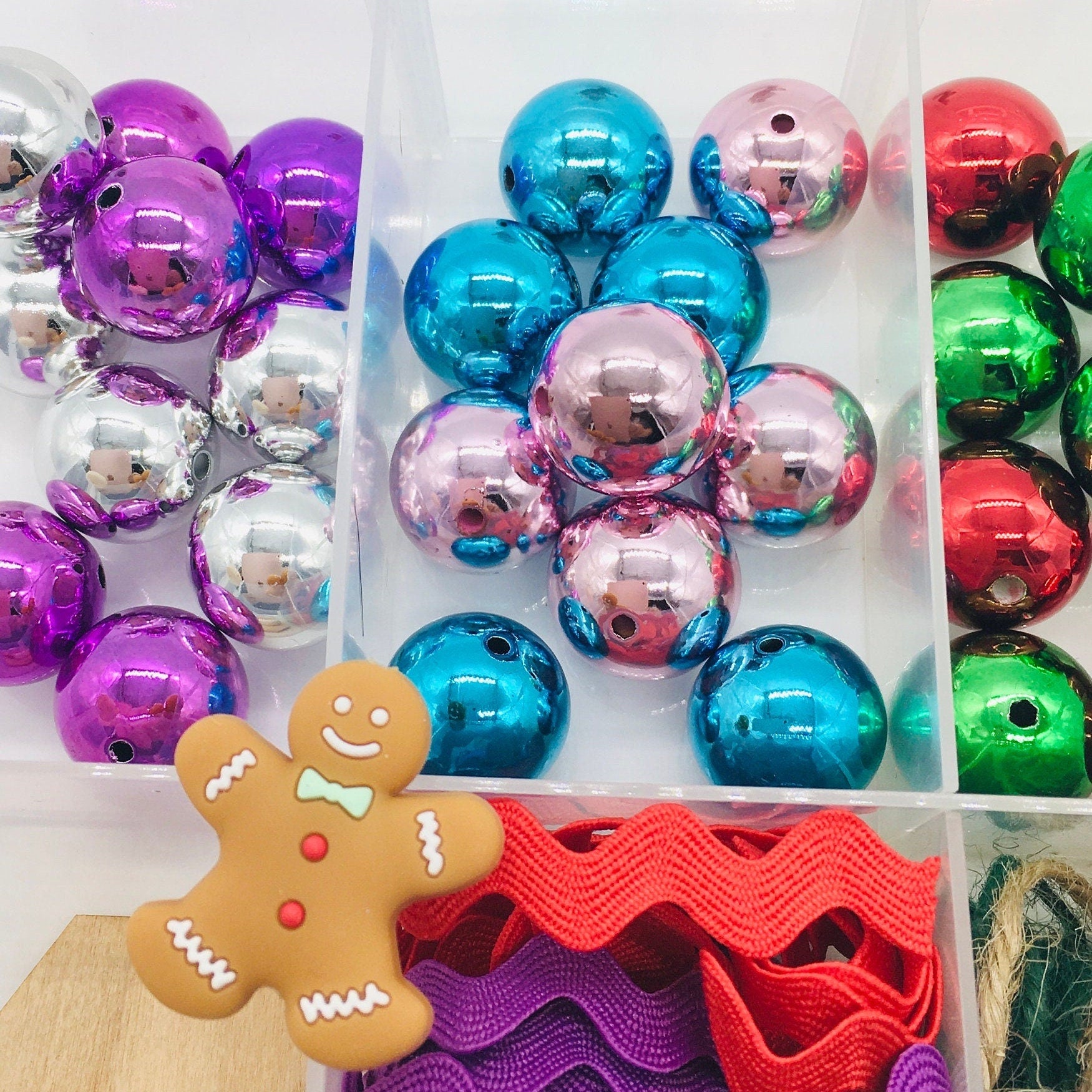 Gingerbread Ornament, Christmas Bead Garland DIY Kit, Acrylic Beads, Twine, Donut Bead, Craft Kit, Holiday Candy Theme, Home Decor, Ric Rac