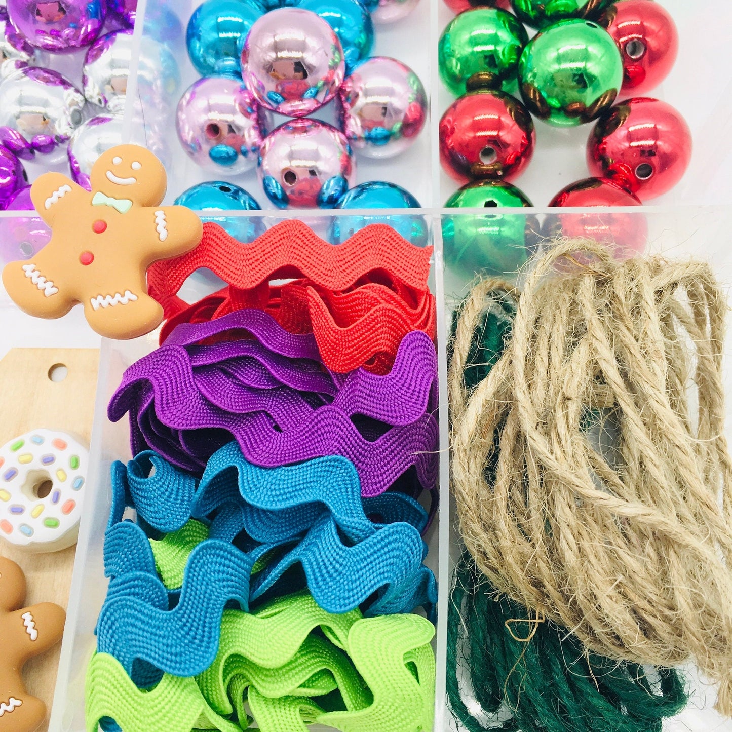 Gingerbread Ornament, Christmas Bead Garland DIY Kit, Acrylic Beads, Twine, Donut Bead, Craft Kit, Holiday Candy Theme, Home Decor, Ric Rac