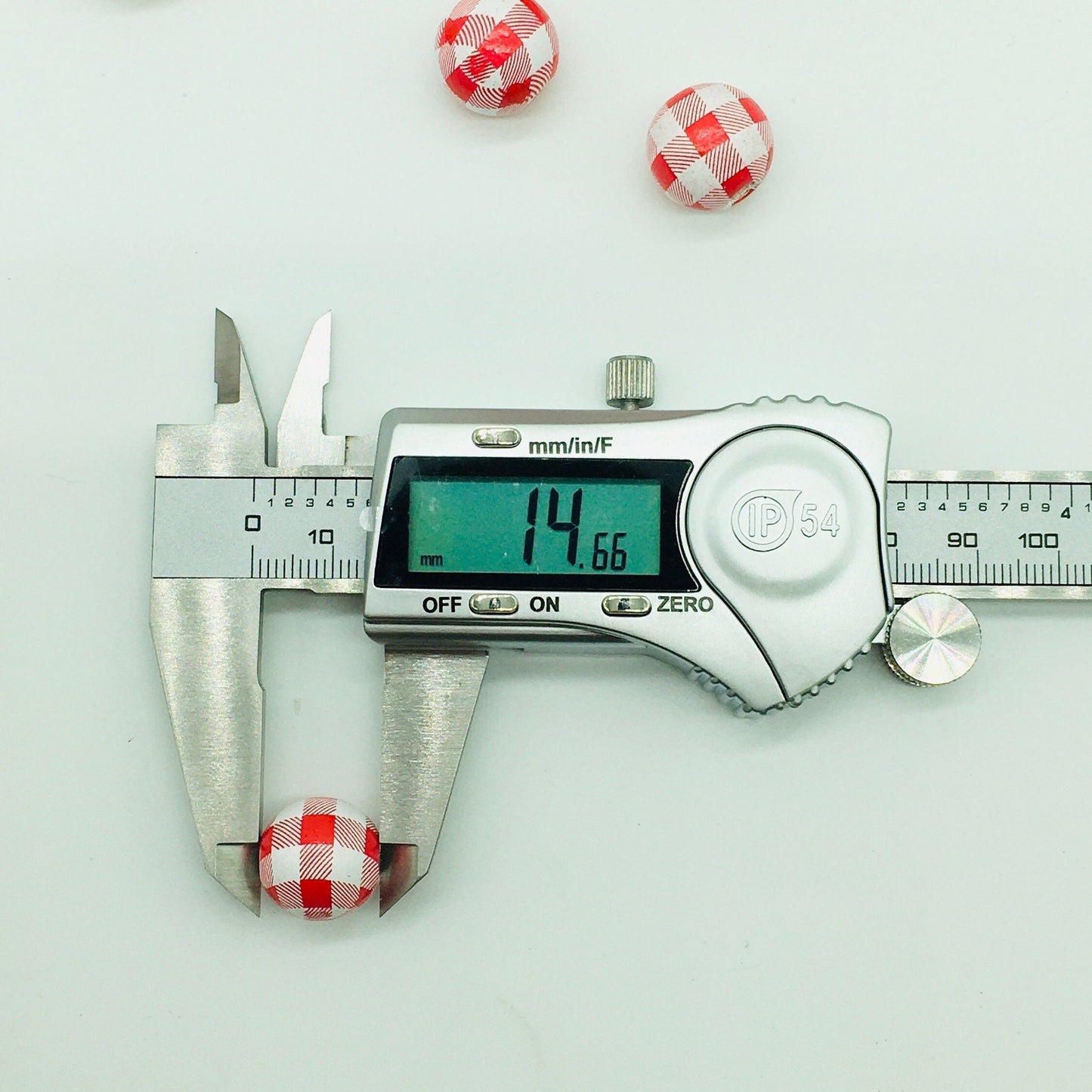 Wood Beads, Red, White Plaid Beads, Garland Beads, Home Decor, Tiered Tray Decorations, Craft Projects, Jewelry Beads