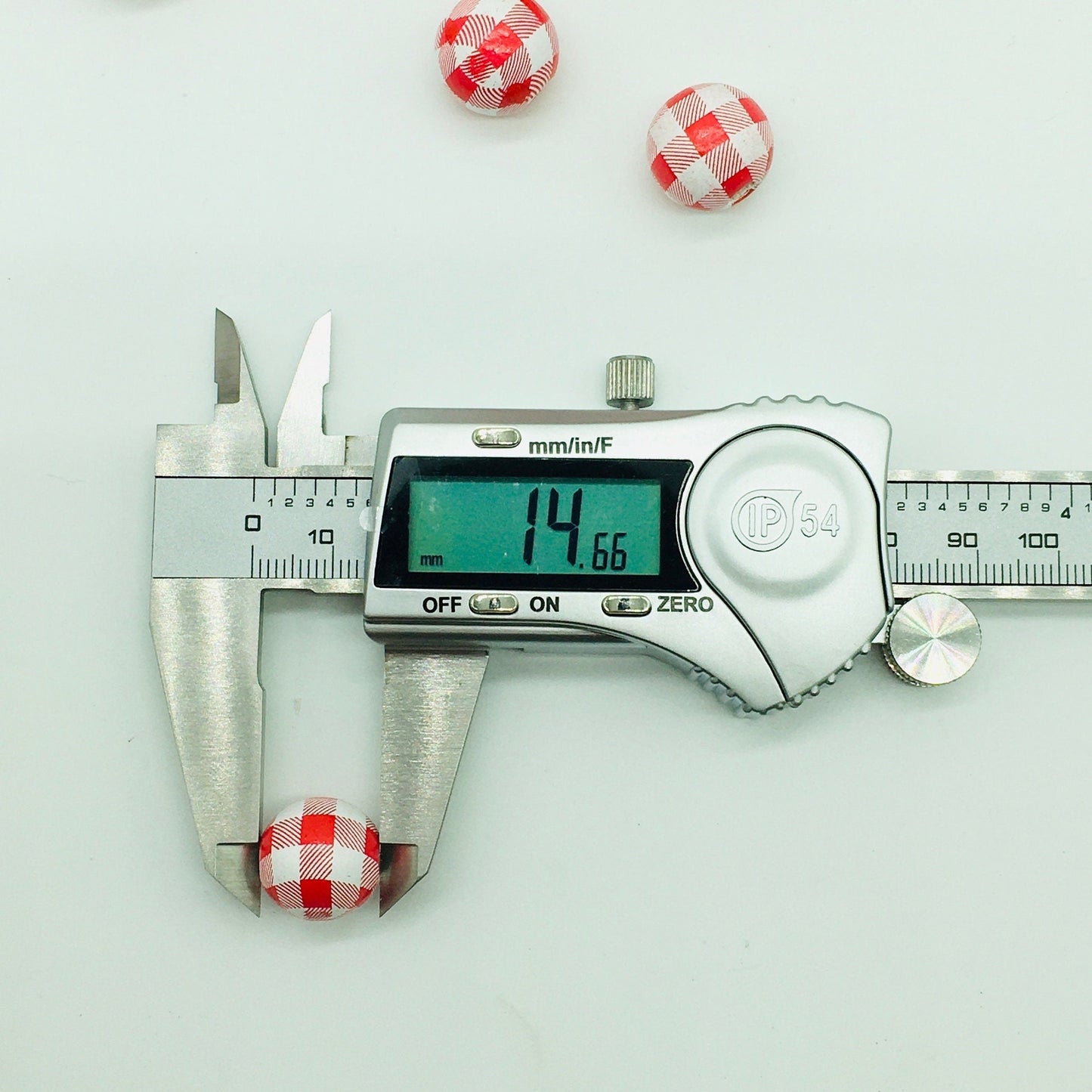 Wood Beads, Red, White Plaid Beads, Garland Beads, Home Decor, Tiered Tray Decorations, Craft Projects, Jewelry Beads