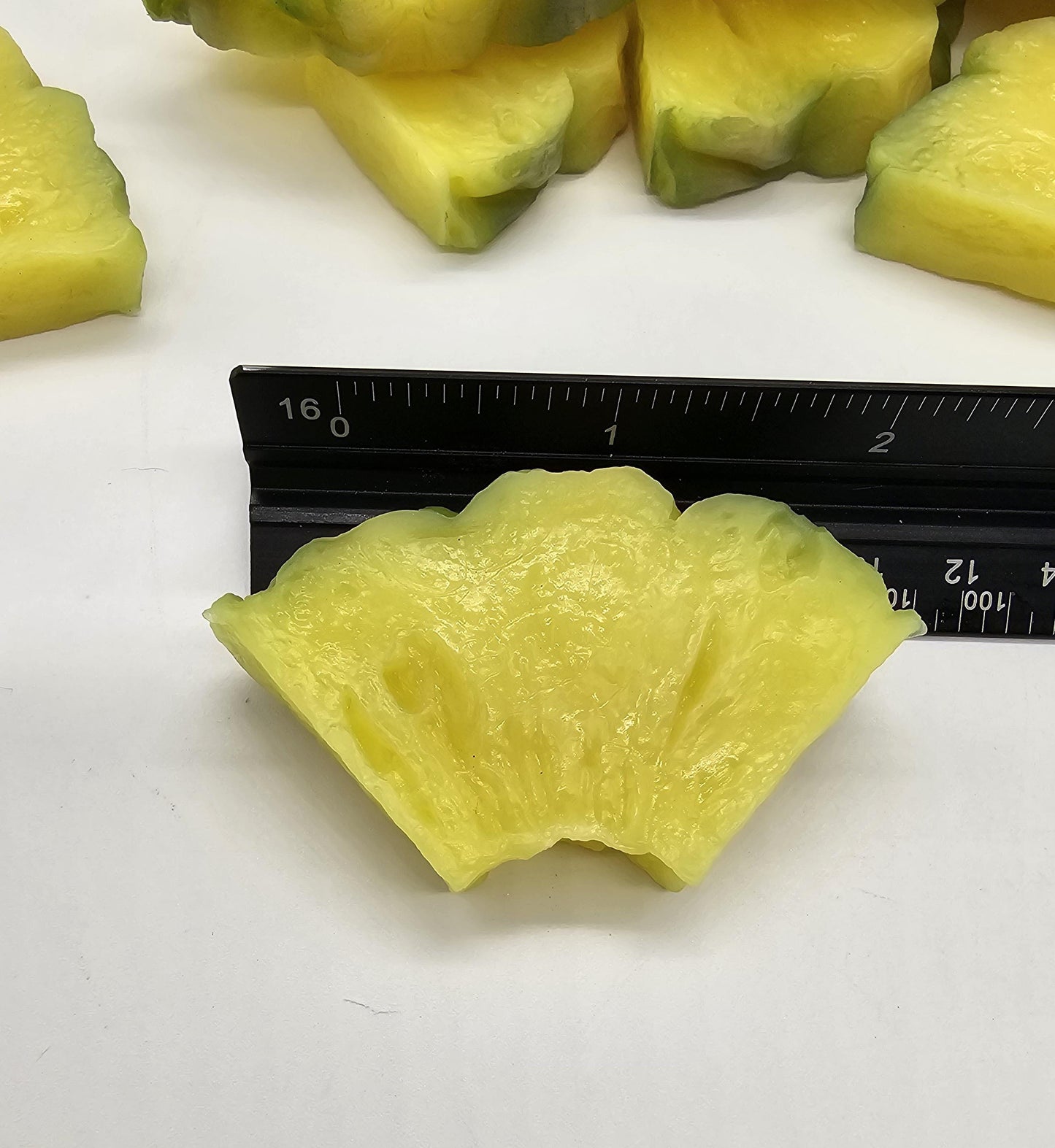 4 Pieces Fake Pineapple, Realistic Fruit, Fake Bake Supplies, Artificial Fruit, Food Photo Prop & Home Staging, Kitchen Decorations